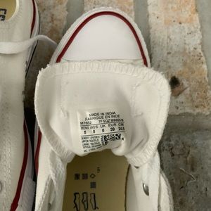 White converse sneakers great shape only worn a few times…